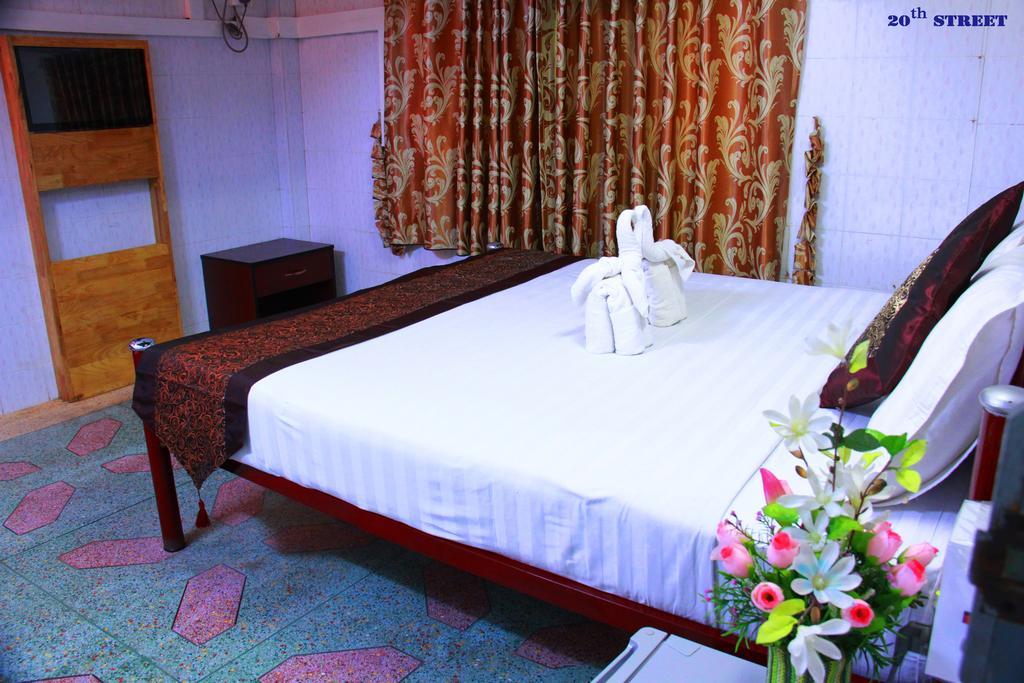 20Th Street Hostel Yangon Esterno foto