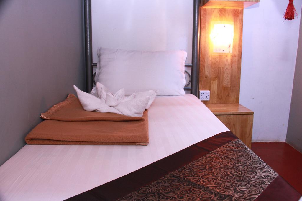 20Th Street Hostel Yangon Esterno foto
