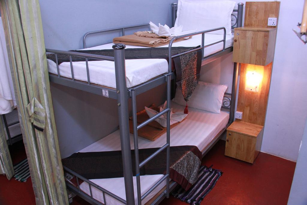 20Th Street Hostel Yangon Esterno foto